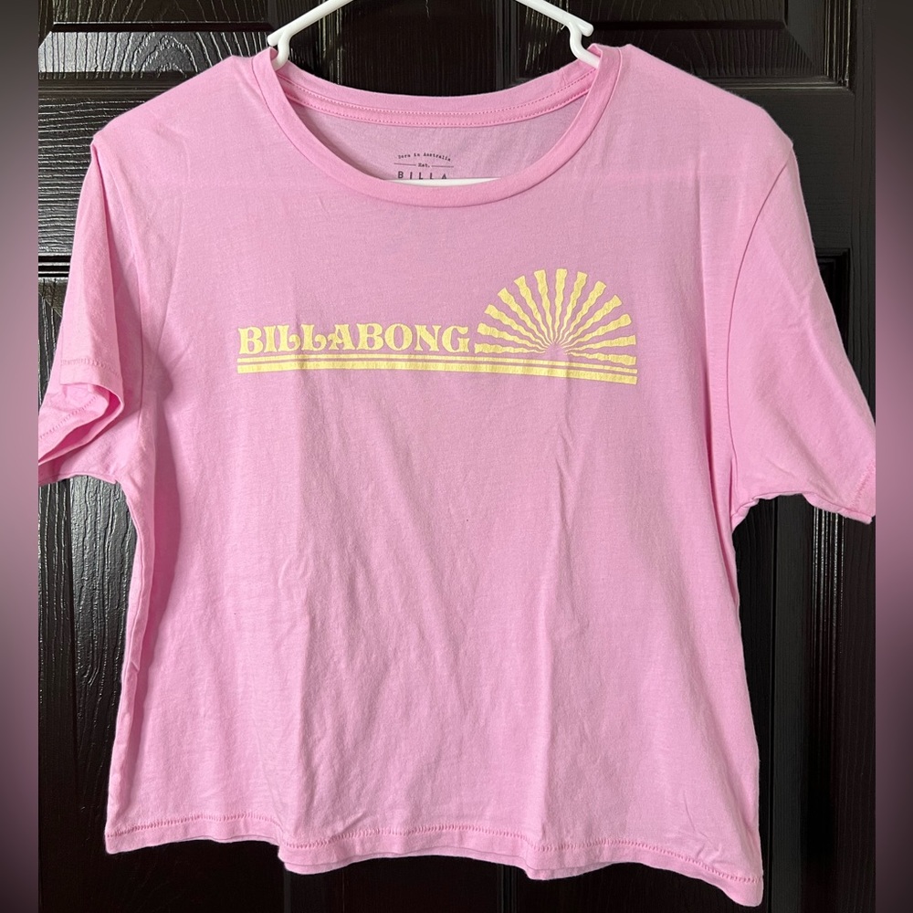 Billabong cropped tee Youth
Youth Large, Fits women’s XSmall
Pink & yellow
